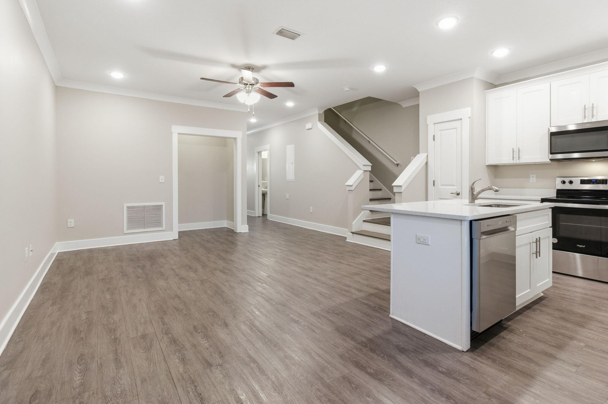 334 North Sand Palm Road Freeport, FL 32439 - Photo 11 of 39 aj2605281-1012