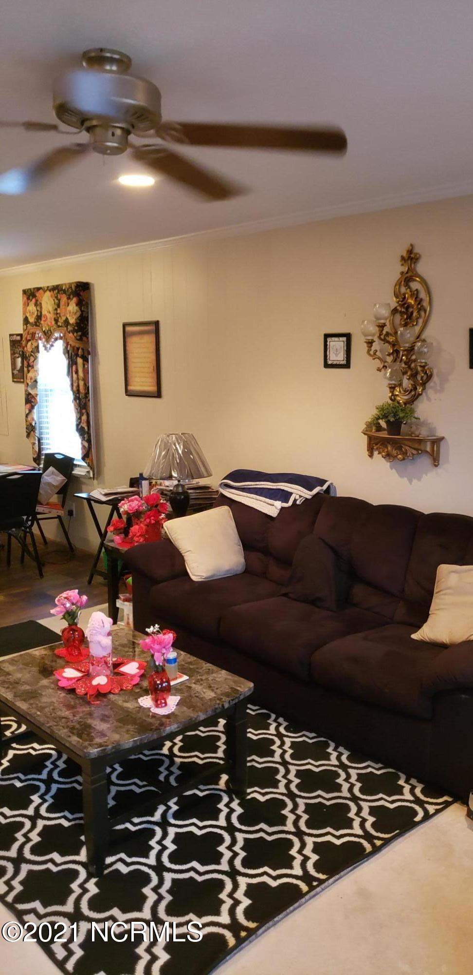 119 Kimbrough Road Clinton, NC 28328 - Photo 8 of 14 living room