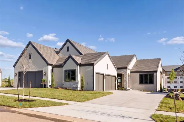 $1,389,000 | 13721 Pembroke Lane, Leawood, KS 66224