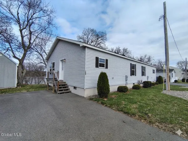 $1,900 | 589 1st Avenue, Troy, NY 12182