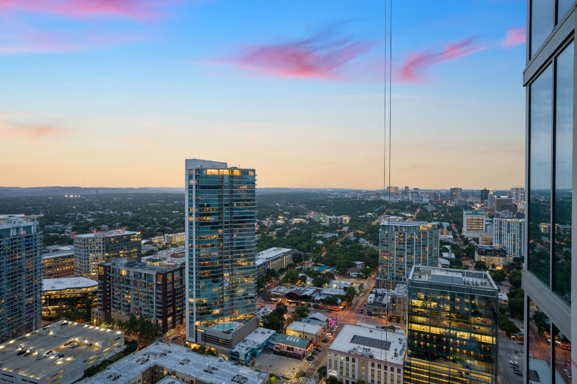 360 Nueces Street, Unit 3608 Austin, TX 78701 - Photo 22 of 40 a city view