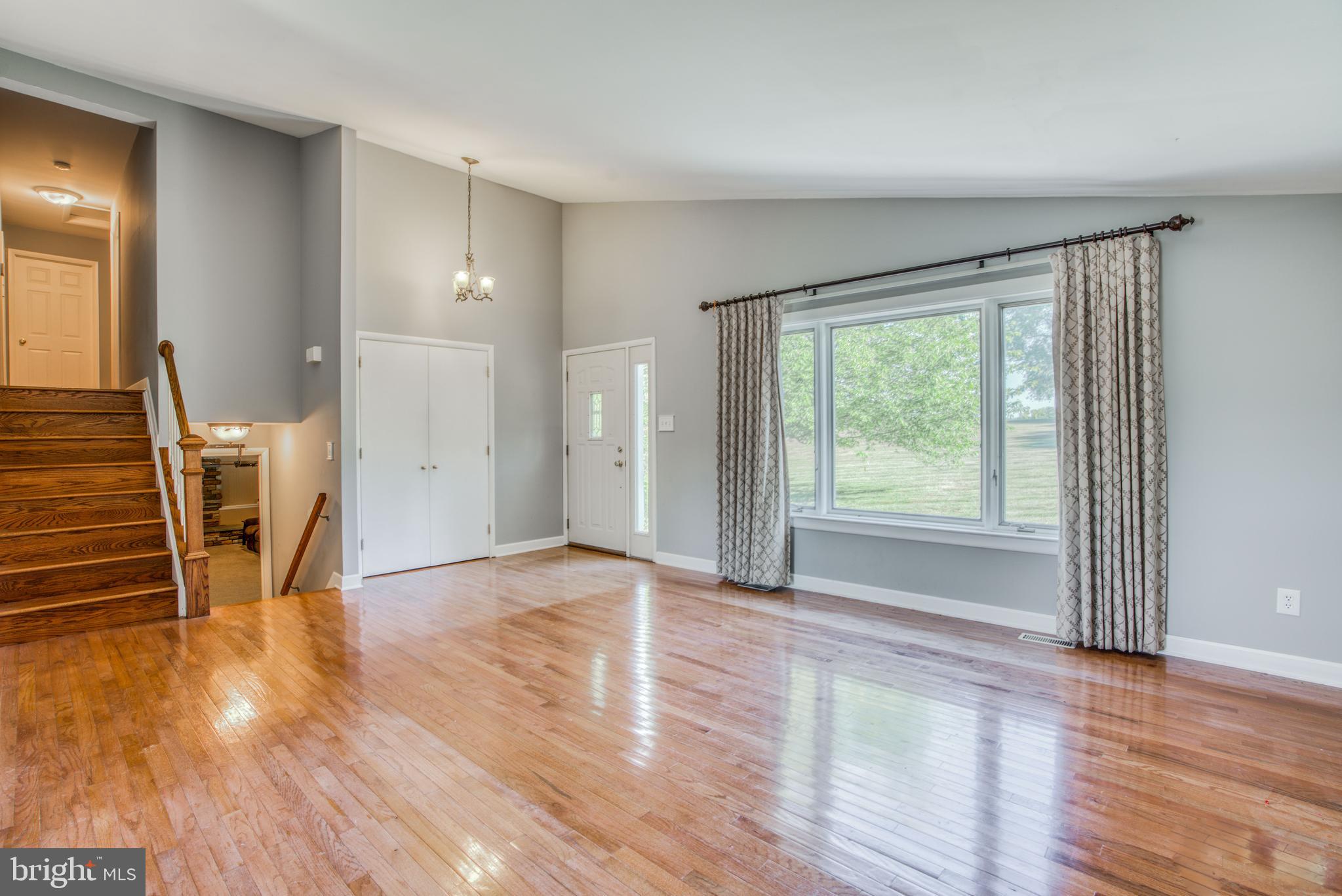 2231 Corbett Road Monkton, MD 21111 - Photo 5 of 60 Living Room