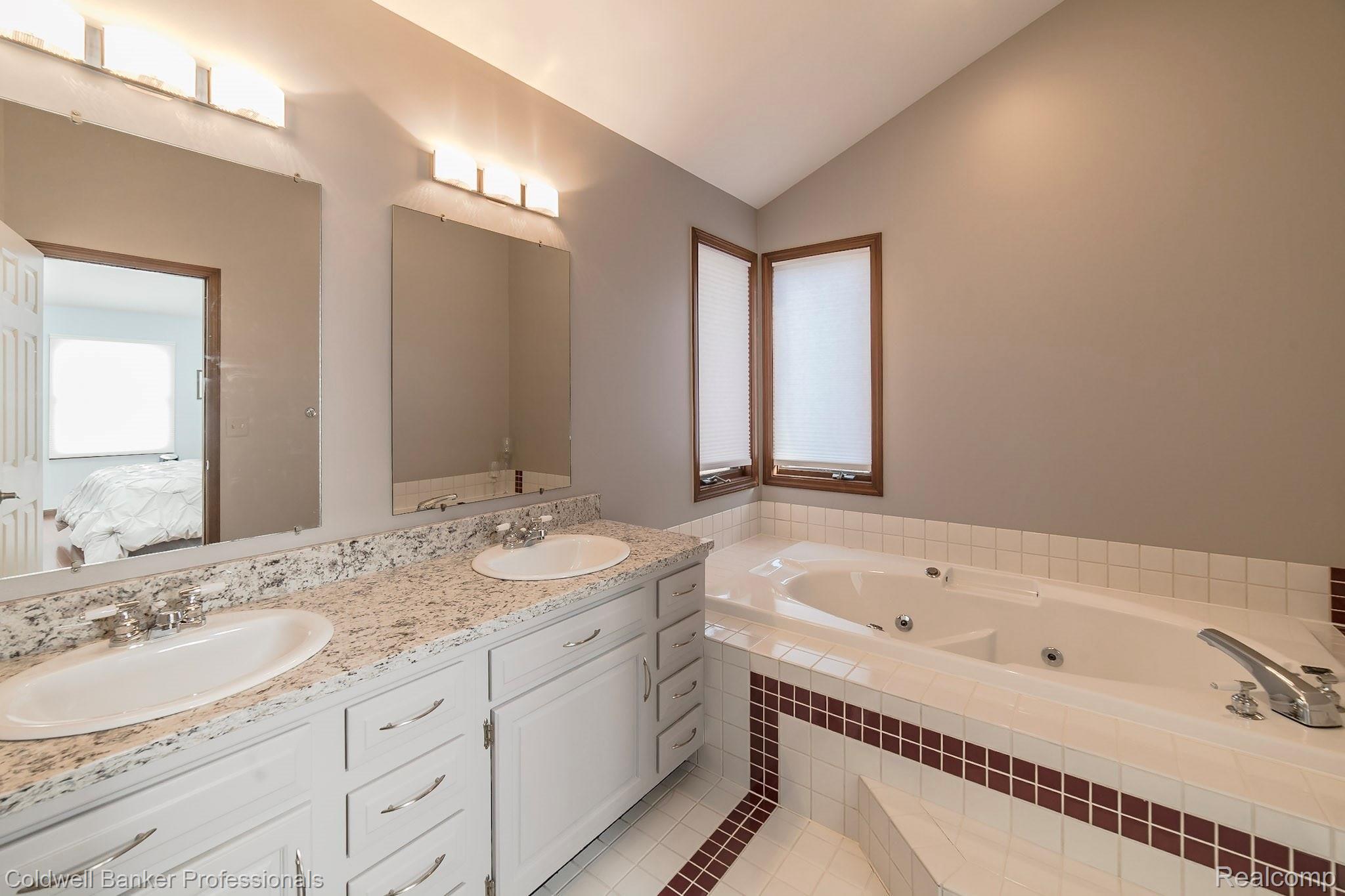 372 Concord Circle Romeo, MI 48065 - Photo 41 of 64 41-DSC_4568.jpg
