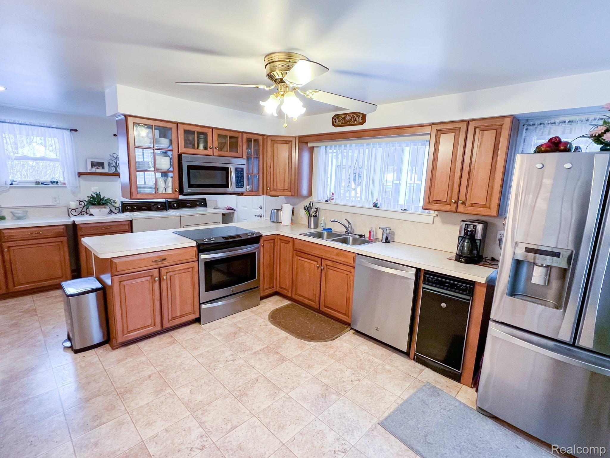 19253 Gudith Road Trenton, MI 48183 - Photo 13 of 45 IMG_3800.jpg