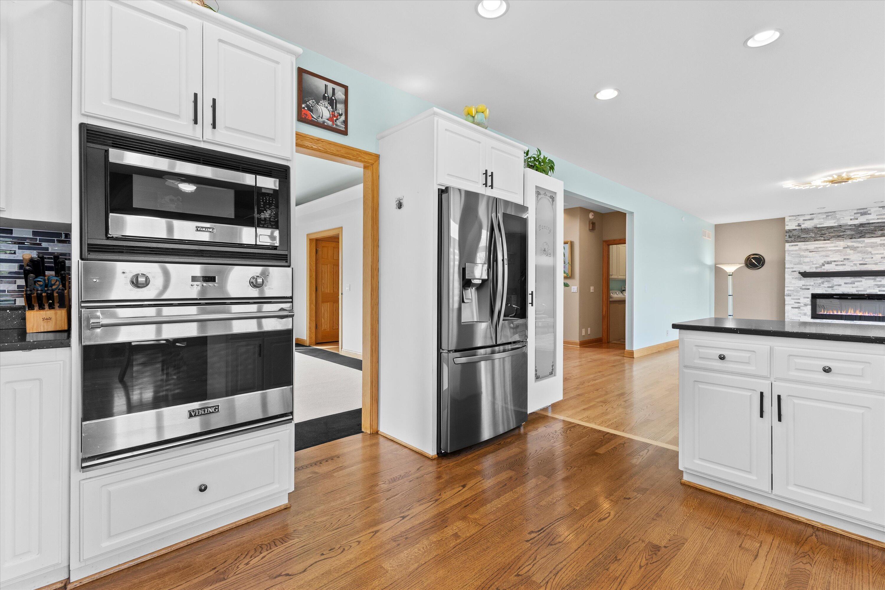 1218 5 Mile Road Caledonia, WI 53402 - Photo 11 of 48 Kitchen