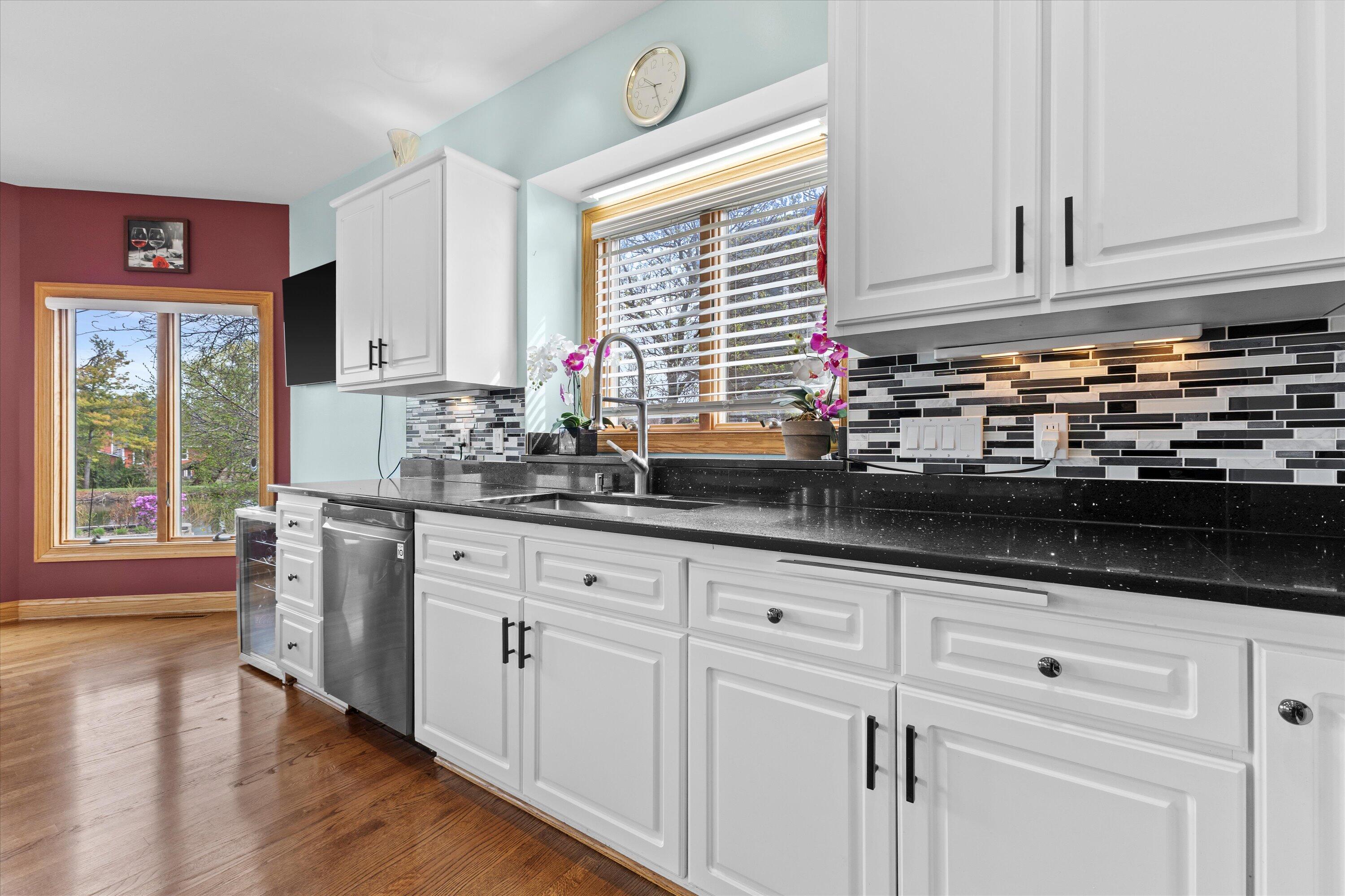 1218 5 Mile Road Caledonia, WI 53402 - Photo 13 of 48 Kitchen