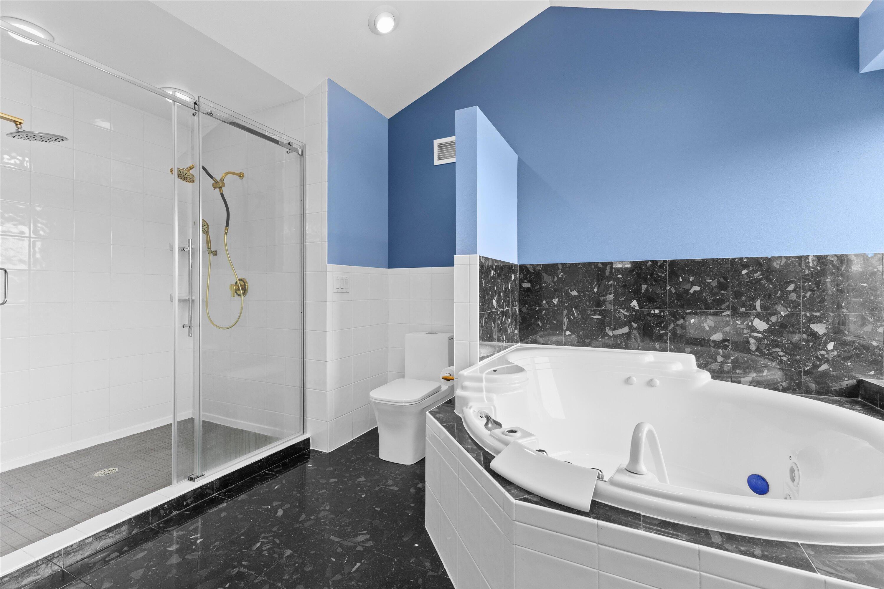 1218 5 Mile Road Caledonia, WI 53402 - Photo 29 of 48 Primary Suite Bathroom