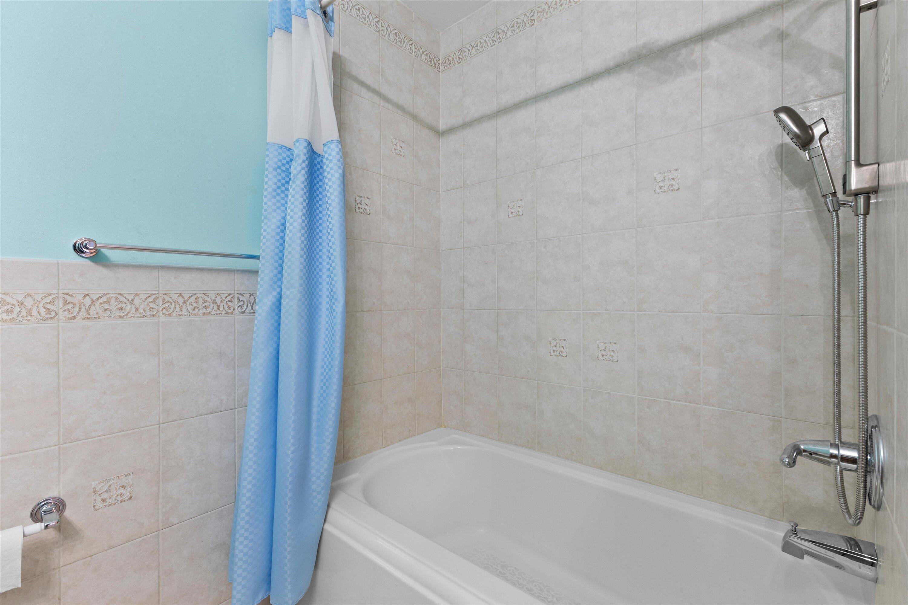 1218 5 Mile Road Caledonia, WI 53402 - Photo 37 of 48 Fulll Bathroom