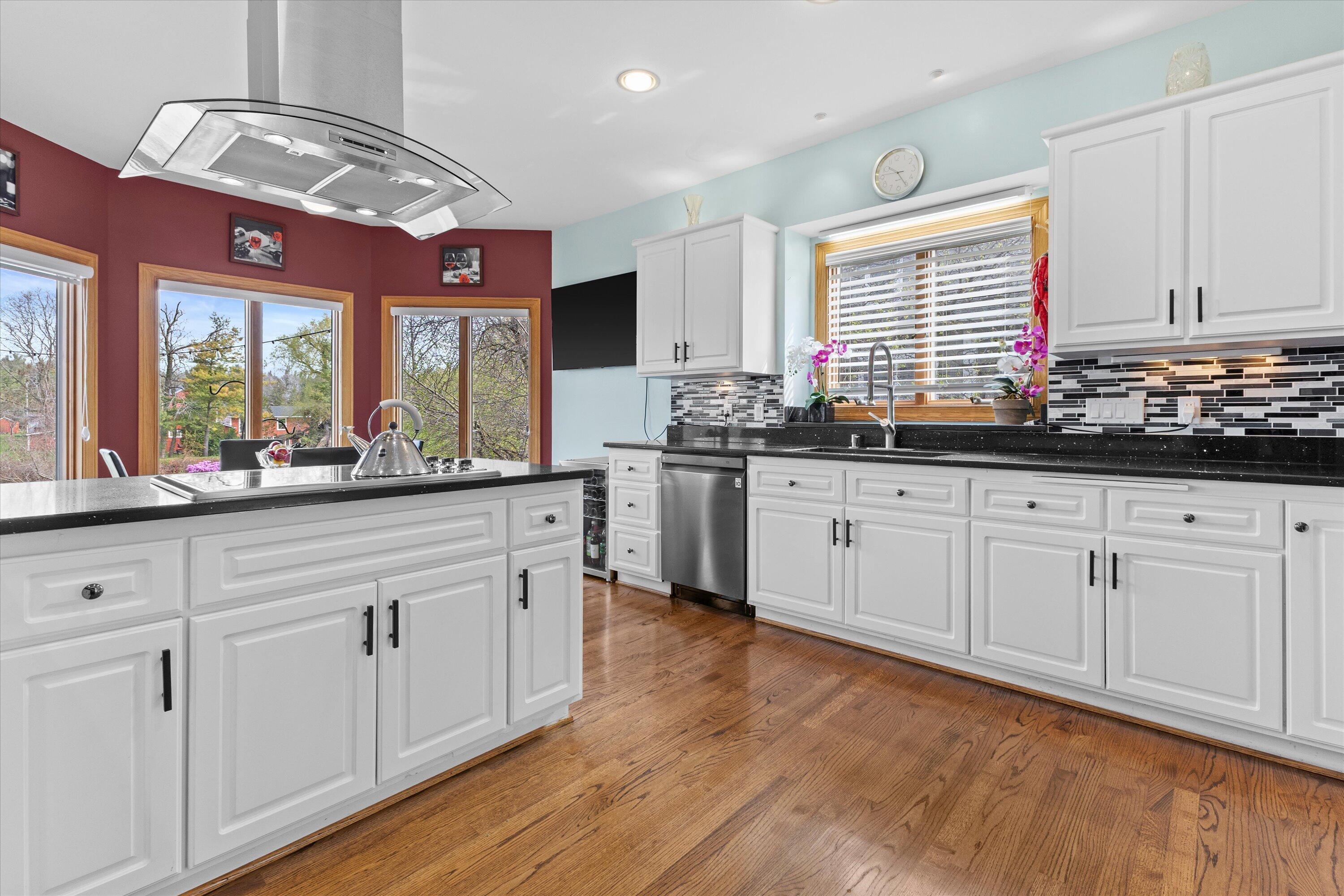 1218 5 Mile Road Caledonia, WI 53402 - Photo 10 of 48 Kitchen