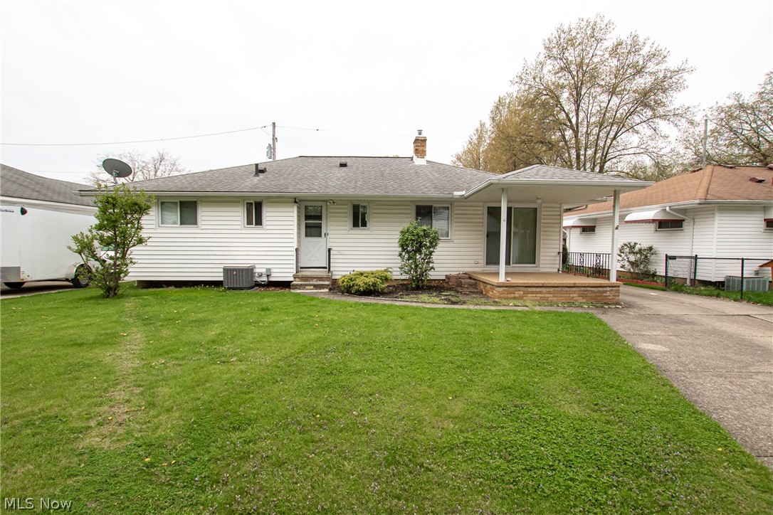 11020 Stoneham Road Cleveland, OH 44130 - Photo 31 of 35