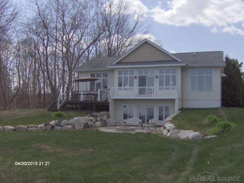 6205 Lakeshore Road Lexington, MI 48450 - Photo 1 of 14 31245328.JPG