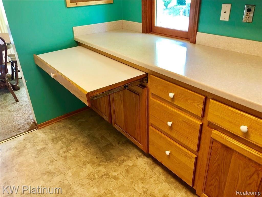 2055 Oklahoma Avenue Rochester, MI 48309 - Photo 29 of 53 fullsizeoutput_cdd.jpeg