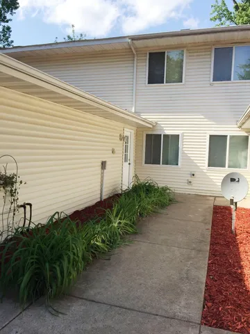 $1,900 | 535 6th Street North, Unit A, North Hudson, WI 54016