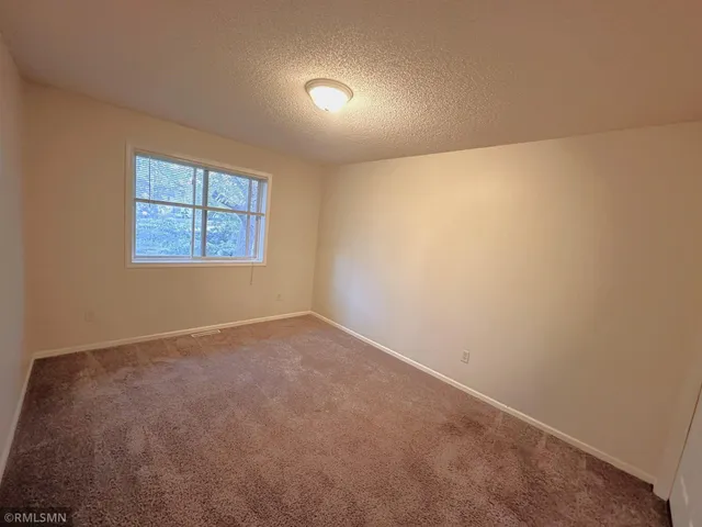 $1,900 | 535 6th Street North, Unit A, North Hudson, WI 54016