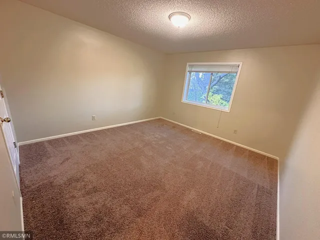 $1,900 | 535 6th Street North, Unit A, North Hudson, WI 54016