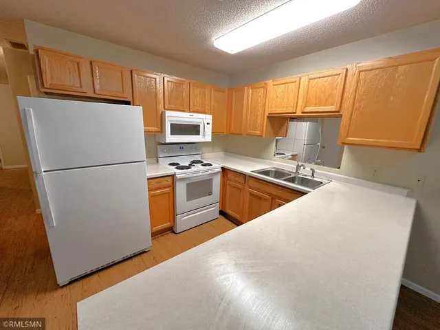 $1,900 | 535 6th Street North, Unit A, North Hudson, WI 54016