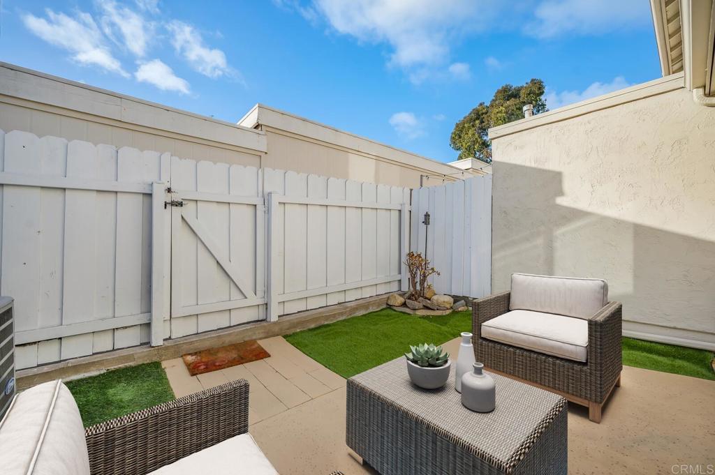 851 Del Mar Downs Road, Unit E Solana Beach, CA 92075 - Photo 19 of 22