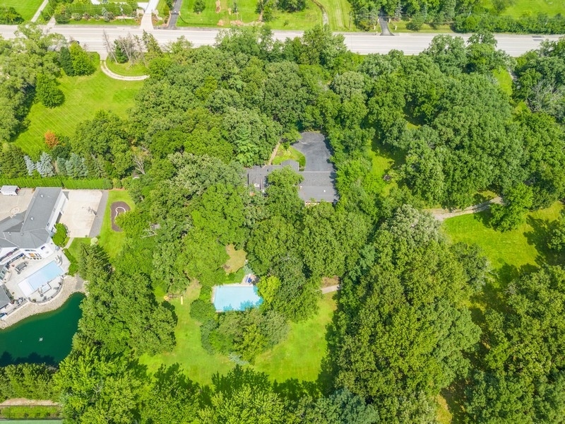 321 Oak Brook Road Oak Brook, IL 60523 - Photo 37 of 40 a view of a garden with a plants