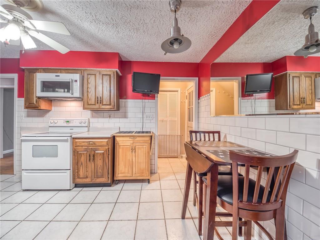 150 West Thompson Road Indianapolis, IN 46217 - Photo 21 of 47 Gallery Image 21