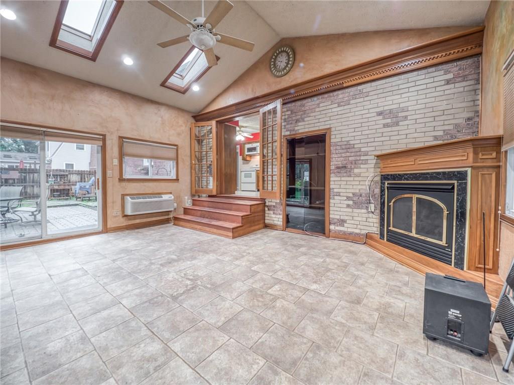 150 West Thompson Road Indianapolis, IN 46217 - Photo 23 of 47 Gallery Image 23
