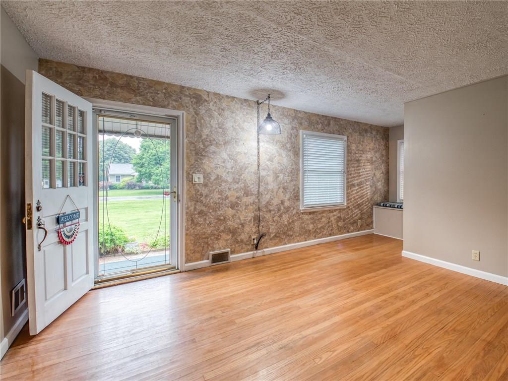 150 West Thompson Road Indianapolis, IN 46217 - Photo 9 of 47 Gallery Image 9