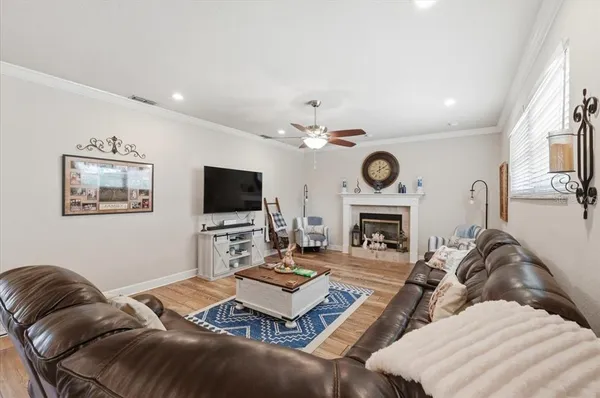 $799,900 | 2000 Lake Ariana Boulevard, Auburndale, FL 33823