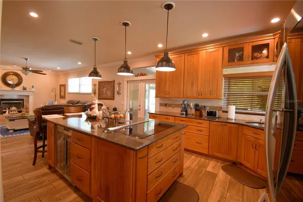 $799,900 | 2000 Lake Ariana Boulevard, Auburndale, FL 33823