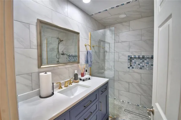 $799,900 | 2000 Lake Ariana Boulevard, Auburndale, FL 33823