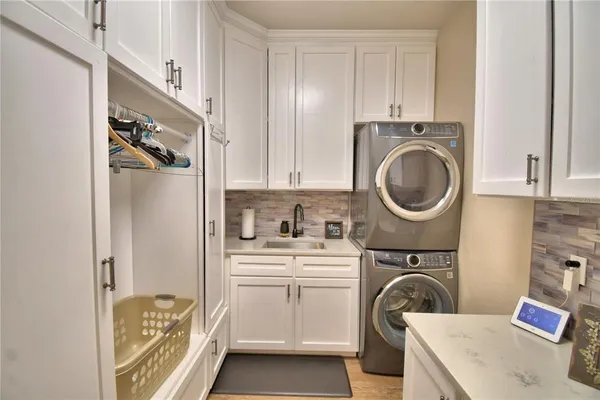 $799,900 | 2000 Lake Ariana Boulevard, Auburndale, FL 33823