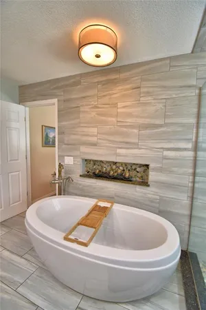 $799,900 | 2000 Lake Ariana Boulevard, Auburndale, FL 33823