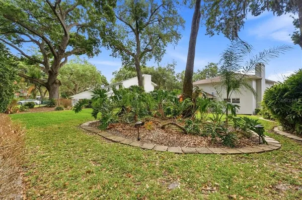 $799,900 | 2000 Lake Ariana Boulevard, Auburndale, FL 33823