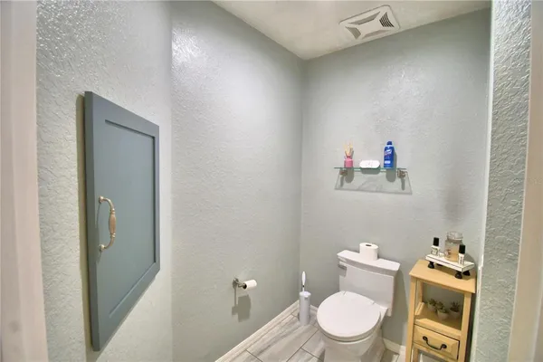 $799,900 | 2000 Lake Ariana Boulevard, Auburndale, FL 33823