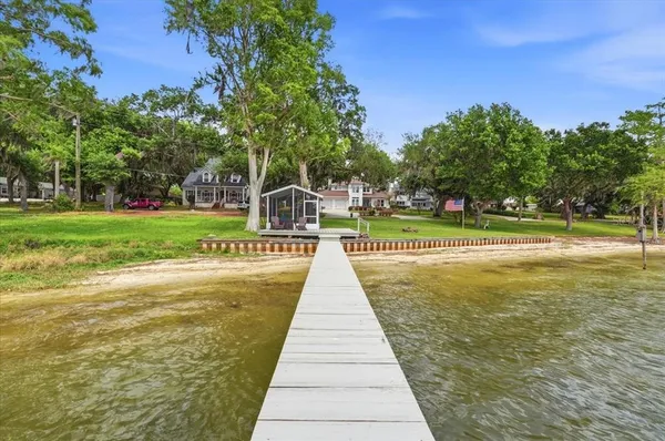 $799,900 | 2000 Lake Ariana Boulevard, Auburndale, FL 33823