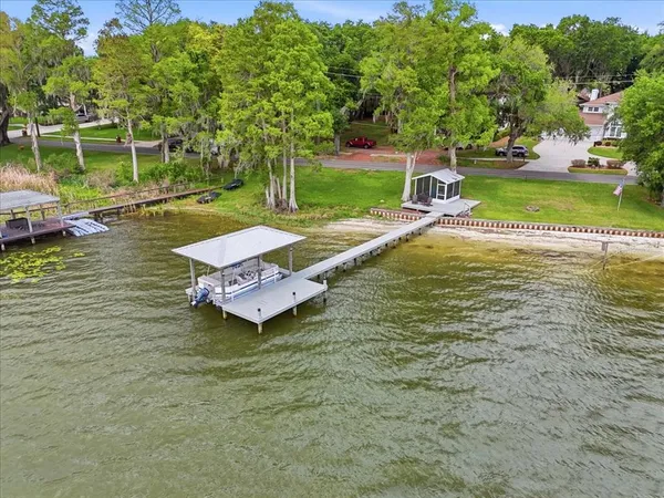 $799,900 | 2000 Lake Ariana Boulevard, Auburndale, FL 33823