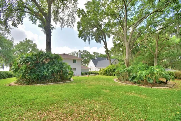 $799,900 | 2000 Lake Ariana Boulevard, Auburndale, FL 33823