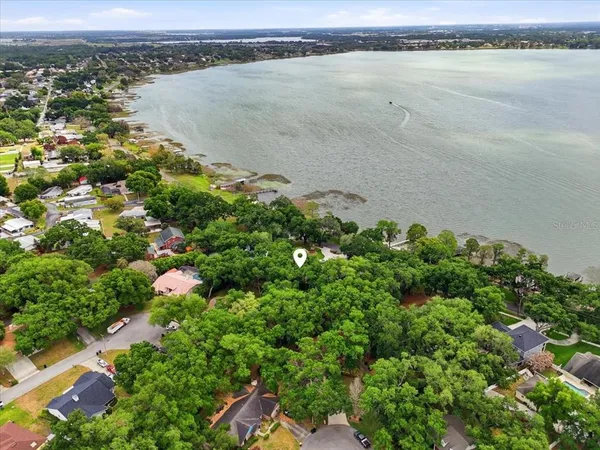 $799,900 | 2000 Lake Ariana Boulevard, Auburndale, FL 33823