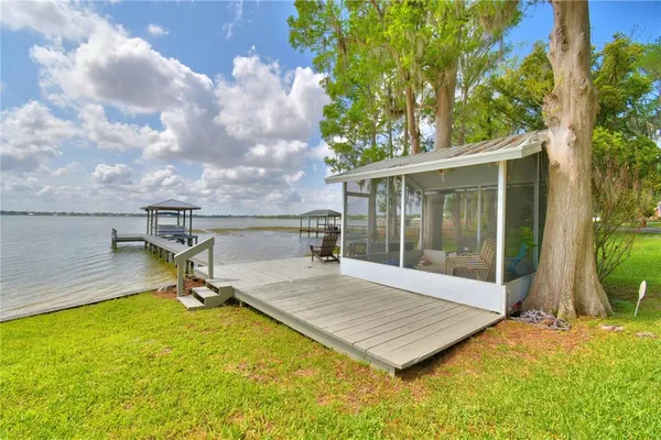 $799,900 | 2000 Lake Ariana Boulevard, Auburndale, FL 33823