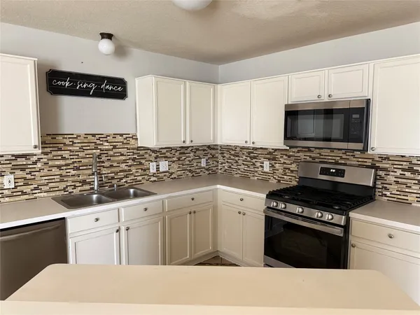 $2,295 | 20234 Cypresswood Glen, Spring, TX 77373