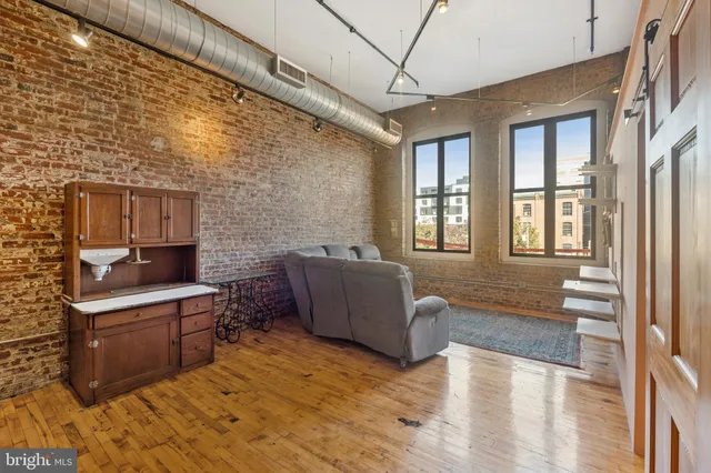 $359,000 | 428 North 13th Street, Unit 4A, Philadelphia, PA 19123