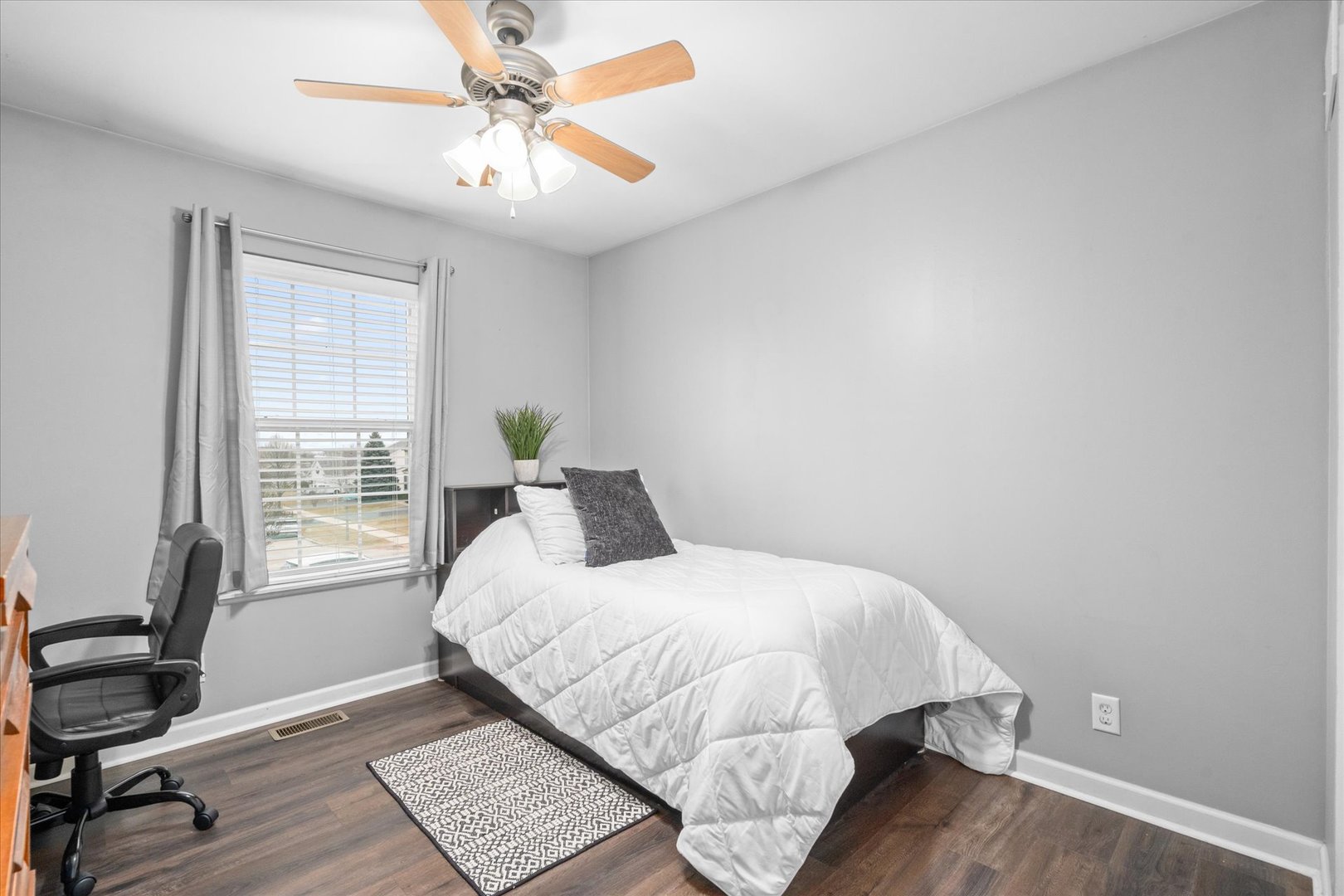 278 Windett Ridge Road Yorkville, IL 60560 - Photo 20 of 31 a bedroom with a bed and a window