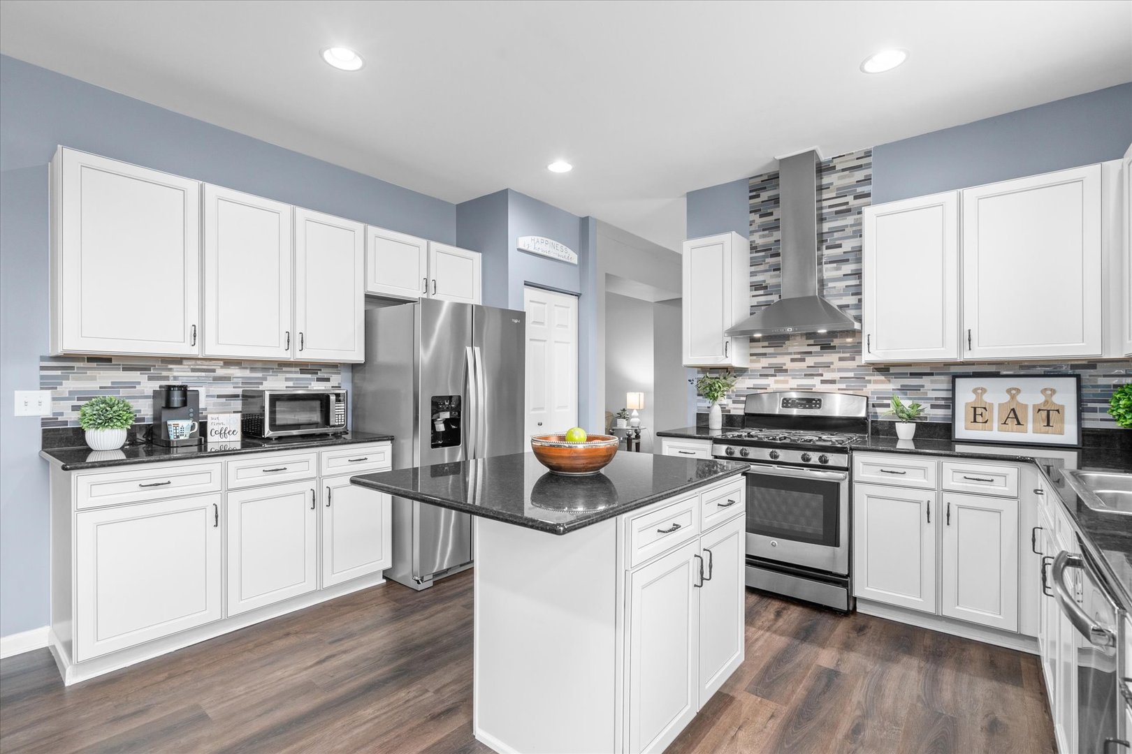278 Windett Ridge Road Yorkville, IL 60560 - Photo 7 of 31 a kitchen with stainless steel appliances a refrigerator sink and cabinets