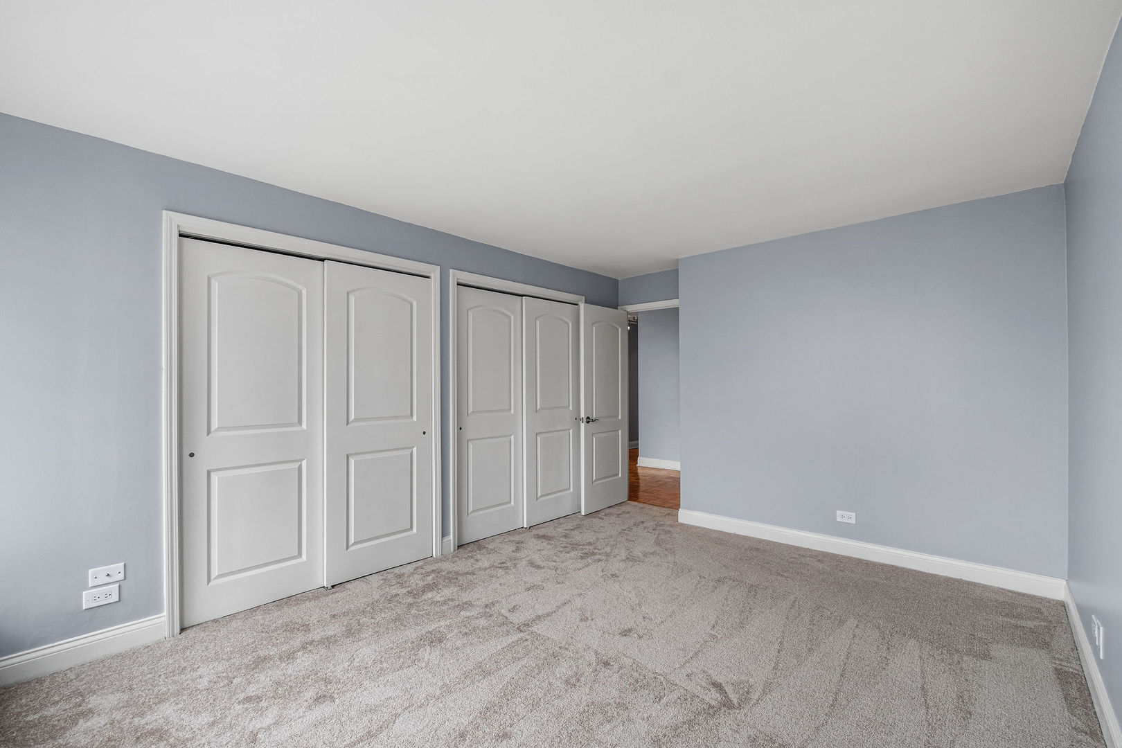 5455 North Sheridan Road, Unit 711 Chicago, IL 60640 - Photo 10 of 25 a view of an empty room and entryway