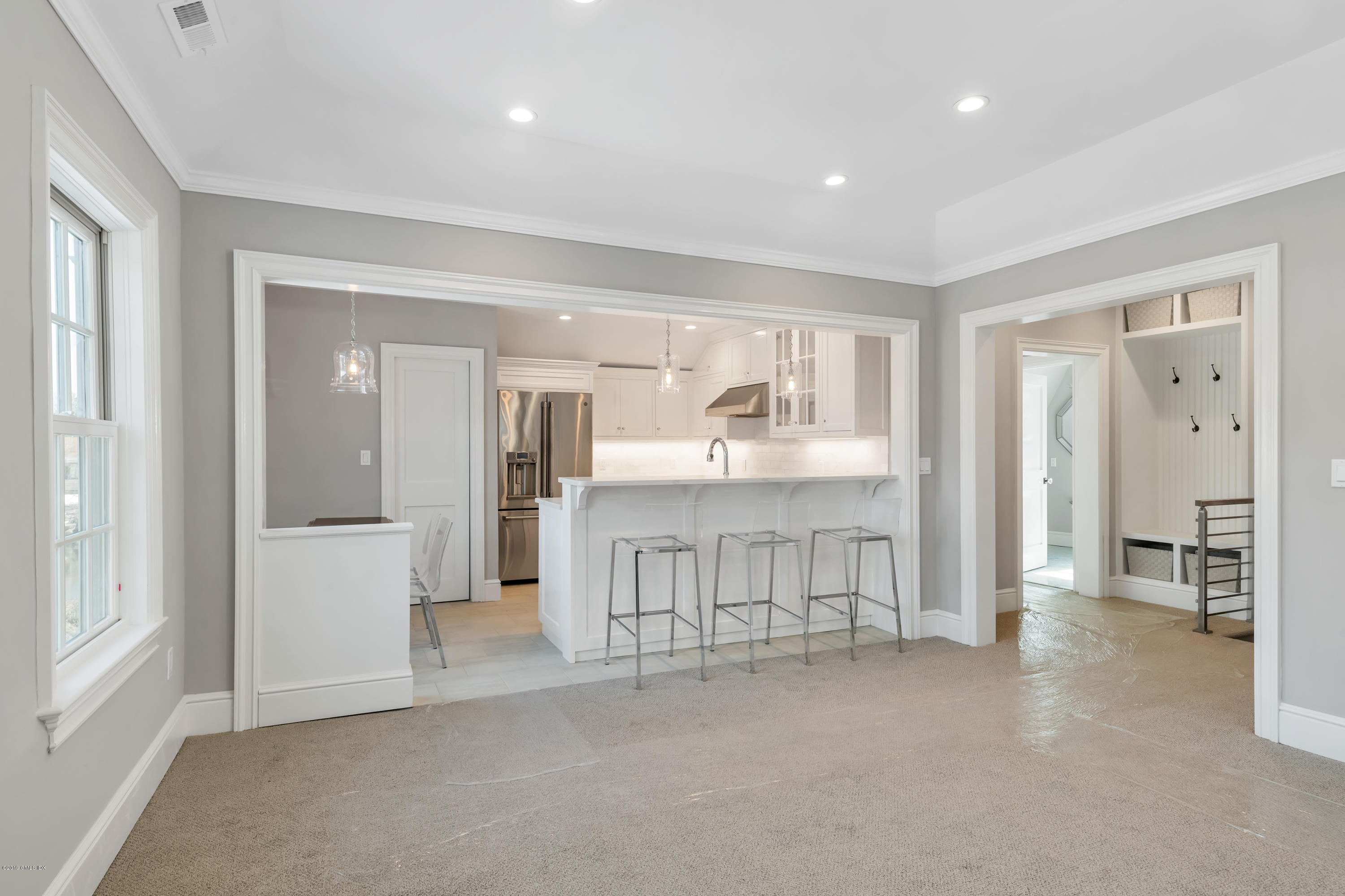 350 Riverside Avenue, Unit B Riverside, CT 06878 - Photo 6 of 15 a view of a hallway with bathroom and a sink
