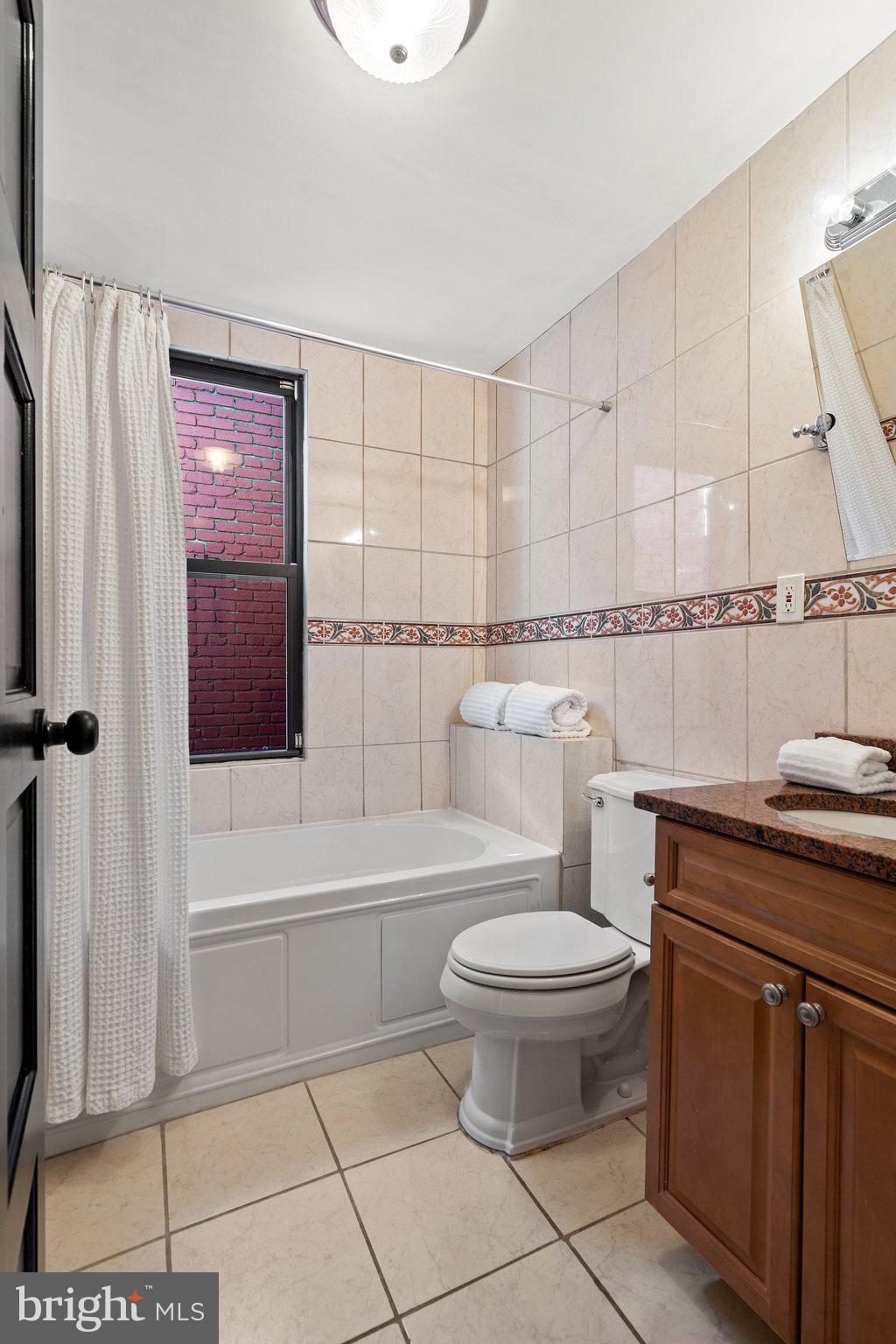 1619 Marion Street Northwest Washington, DC 20001 - Photo 20 of 41 Full hall bath