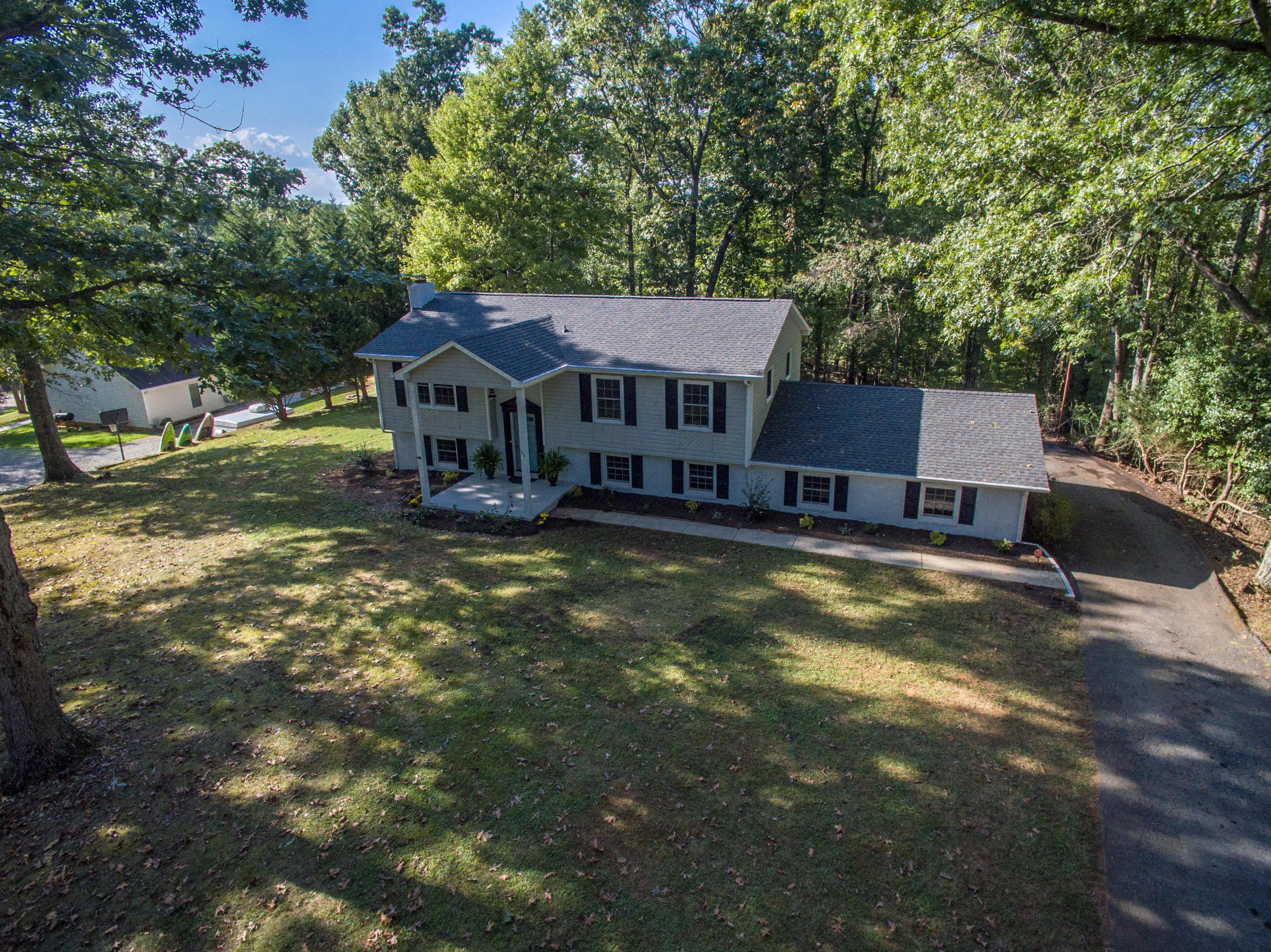 89 Lakeshore Terrace Road Hardy, VA 24101 - Photo 45 of 53 89 Lakeshore Terrace Road -6