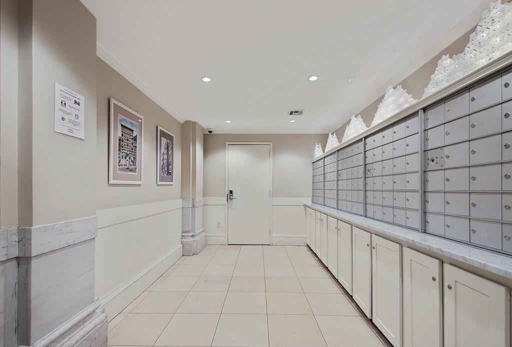 21 Beacon Street, Unit 7L Boston, MA 02108 - Photo 6 of 18