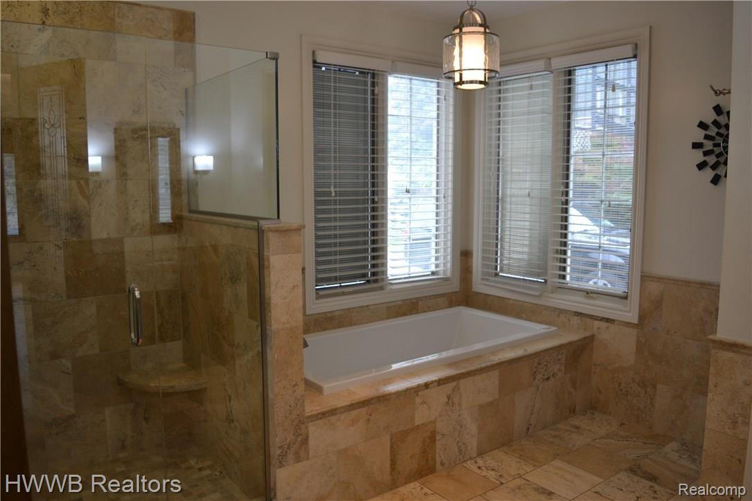 4742 Goodison Pl Drive Rochester, MI 48306 - Photo 21 of 50 21 - Master Bath.JPG