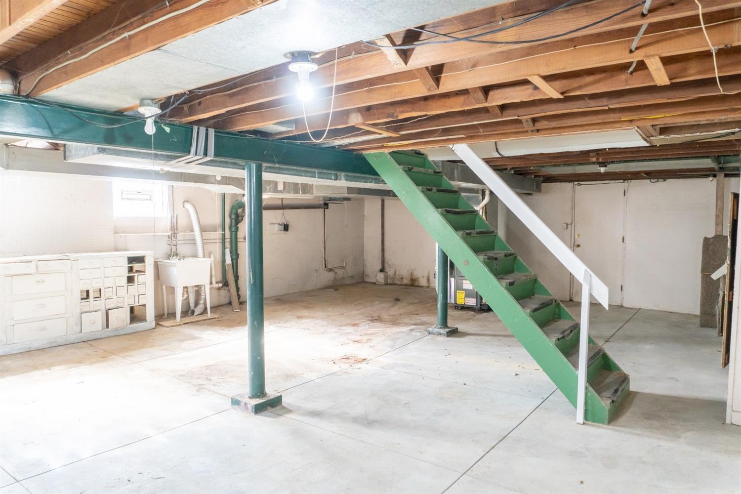 1449 Adams Road Cincinnati, OH 45231 - Photo 12 of 21 Gallery Image 12