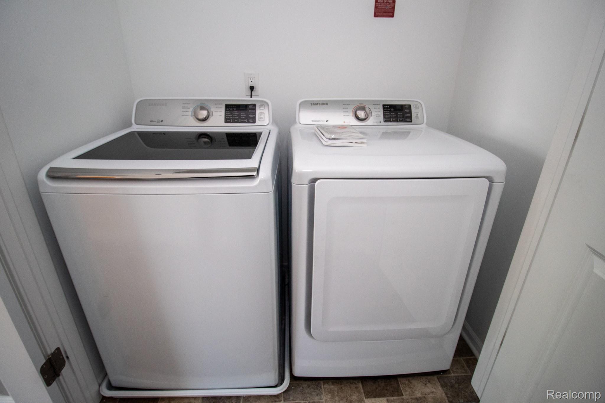 3542 South Rochester Road Royal Oak, MI 48073 - Photo 20 of 22 Laundry.jpg