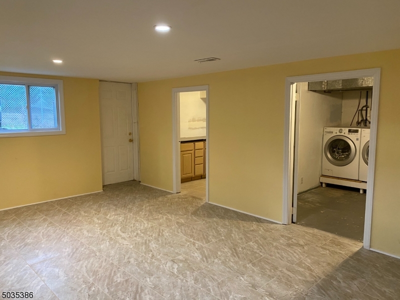 264 Malapardis Road Morris Plains, NJ 07950 - Photo 13 of 16